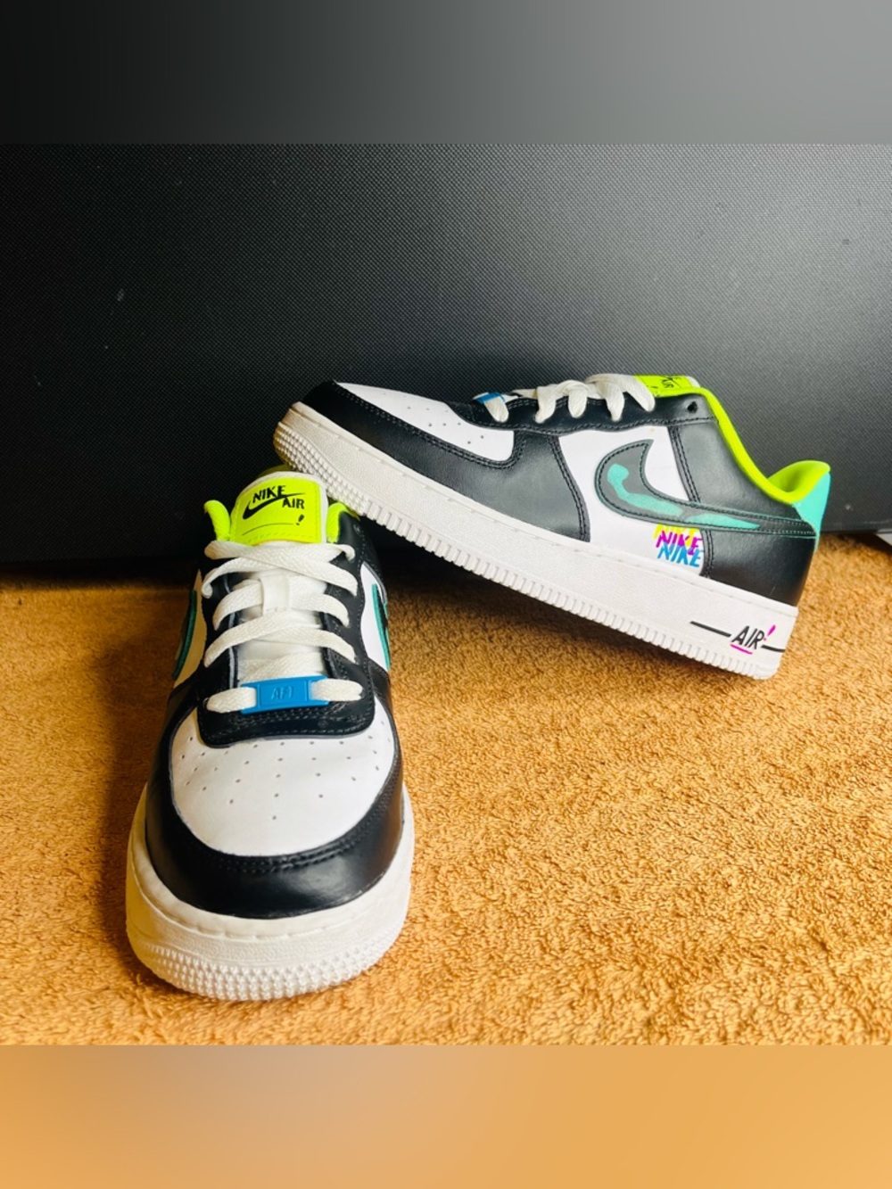 NIKE Air Force 1 LV8 Sneakers GS 7Y  White Black Blue Volt Graffiti